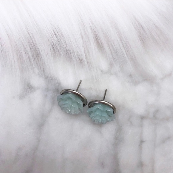 HP Mint Green Succulent Earrings - Picture 4 of 5